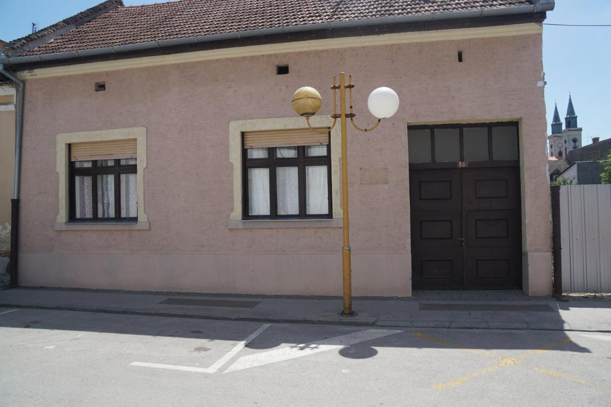 Somborski salas - strogi centar - Housity