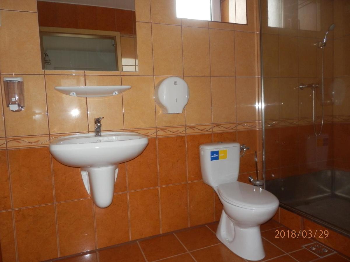 Flóra Vendégház Tass - Housity