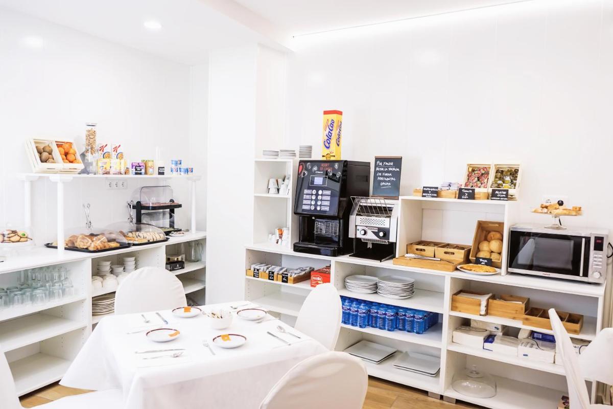 Hostal Docar - Housity