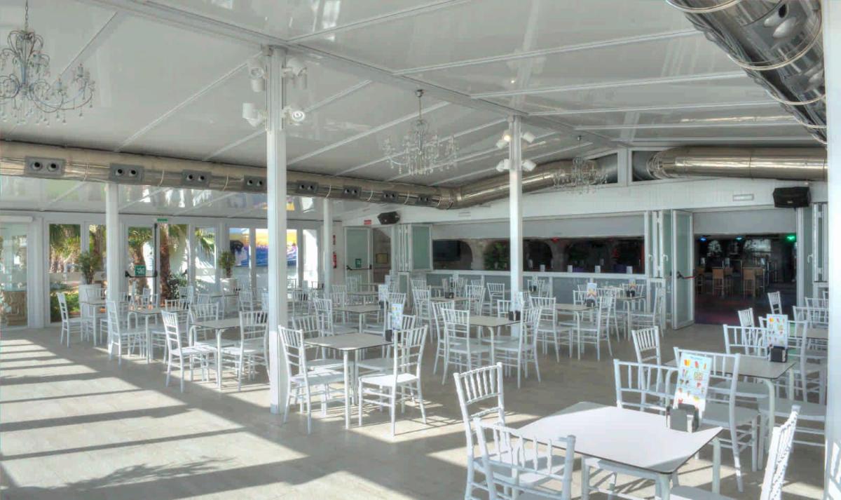 Un restaurante o sitio para comer en Hotel & Spa Entremares
