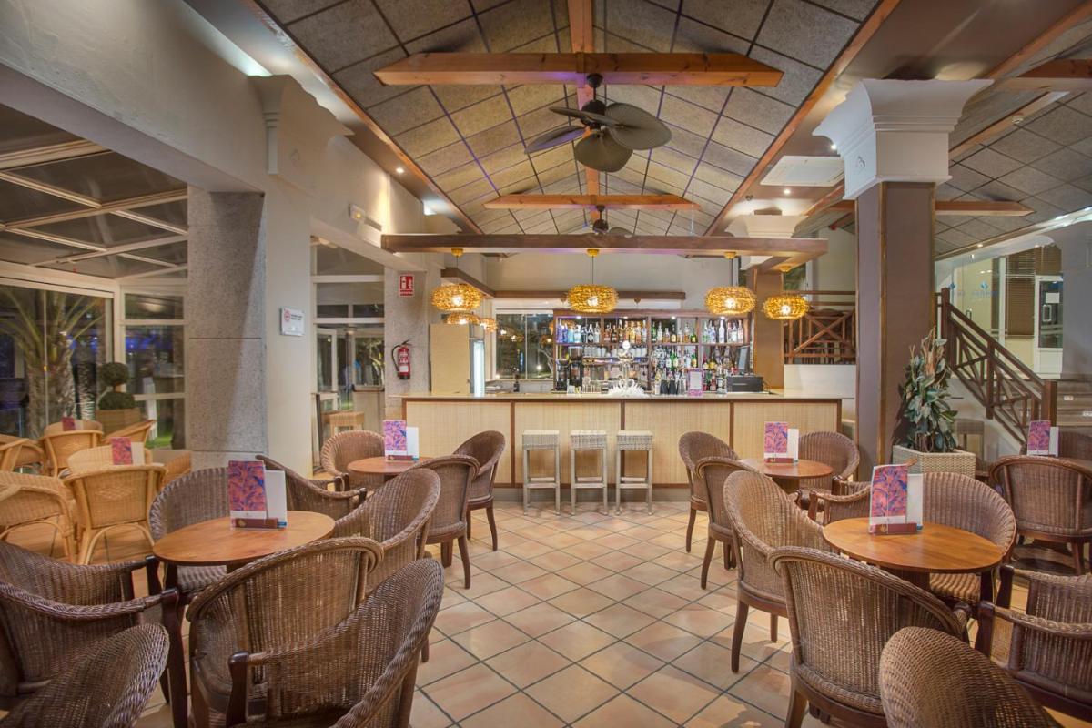 Un restaurante o sitio para comer en Gran Hotel Las Fuentes