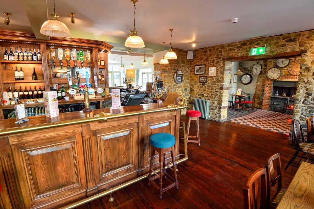 The George Hotel - Housity
