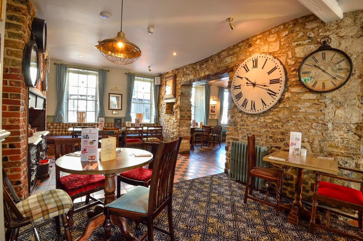 The George Hotel - Housity