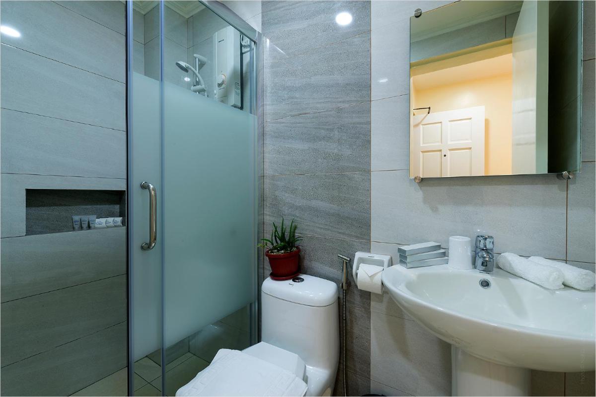 Bernardo's Lantia Hotel - Housity
