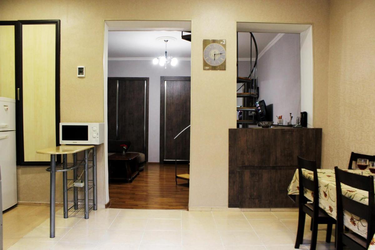 Old Tbilisi apartment - Housity