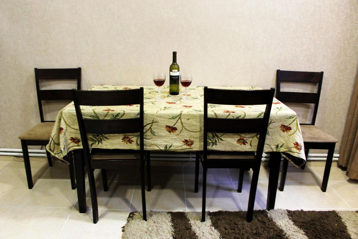 Old Tbilisi apartment - Housity