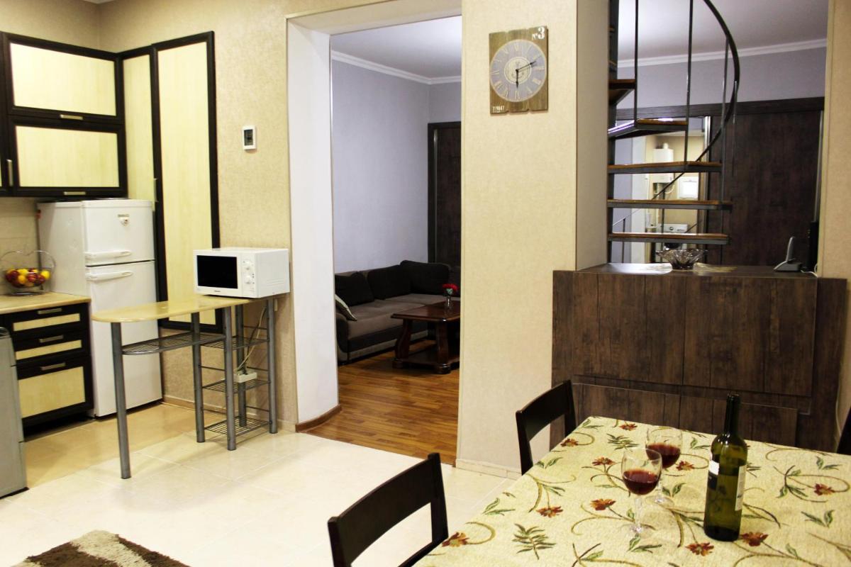 Old Tbilisi apartment - Housity