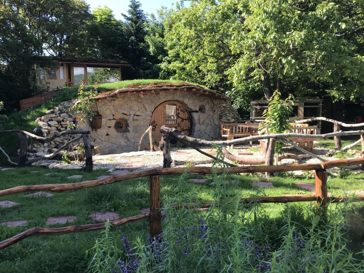 Fűtetős Dombház - Housity