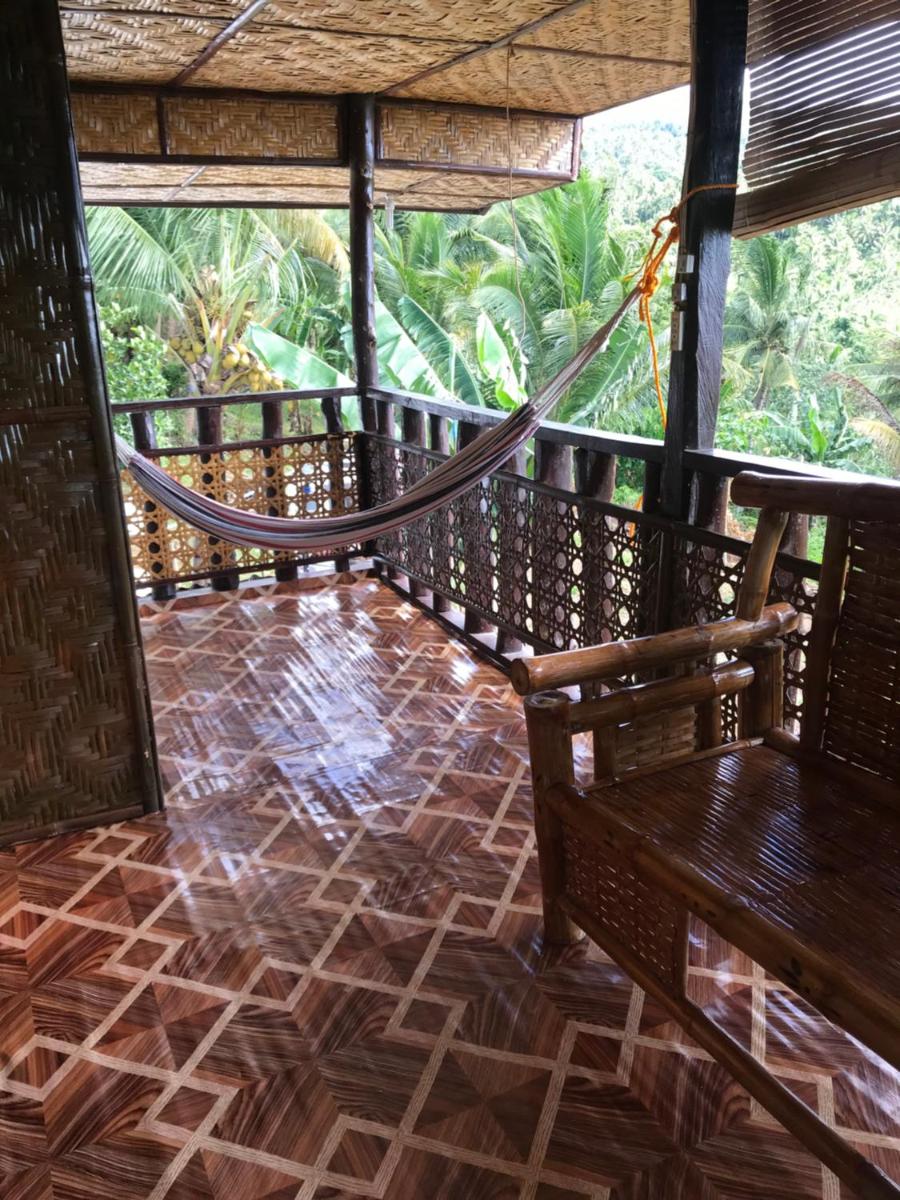 Taylors Country Home by Taylors Travellers Inn- The Native Cottage - Housity