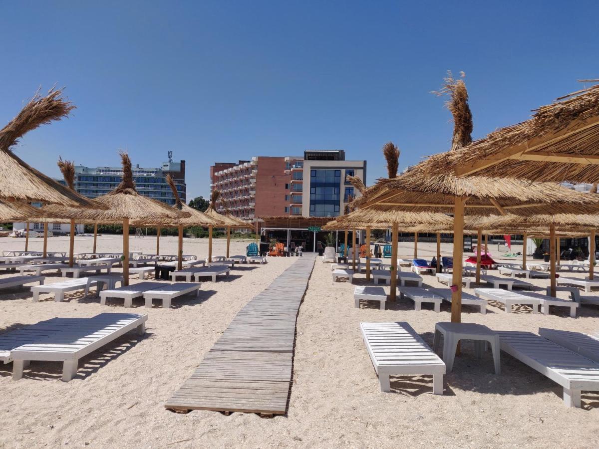 Mamaia Beach Side - Housity