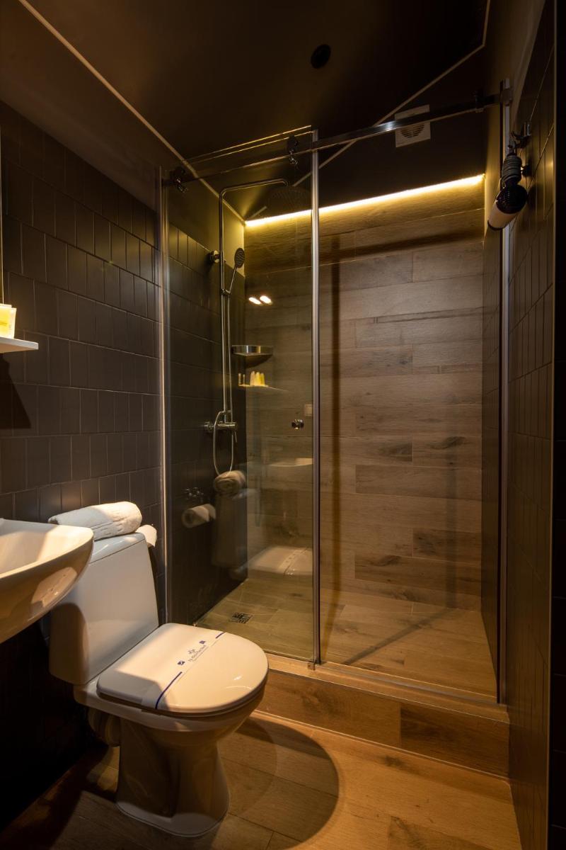 Poet Apartments - Housity
