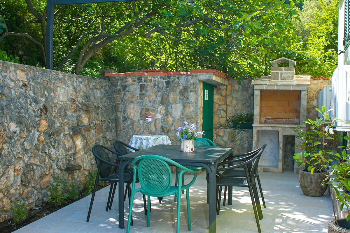 Old stone house Mario - Housity