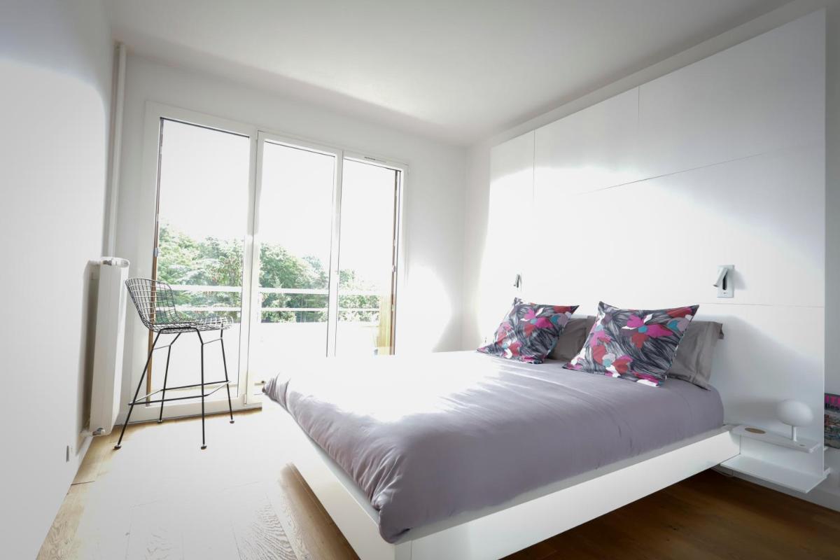 The Sparkling Castle - Housity