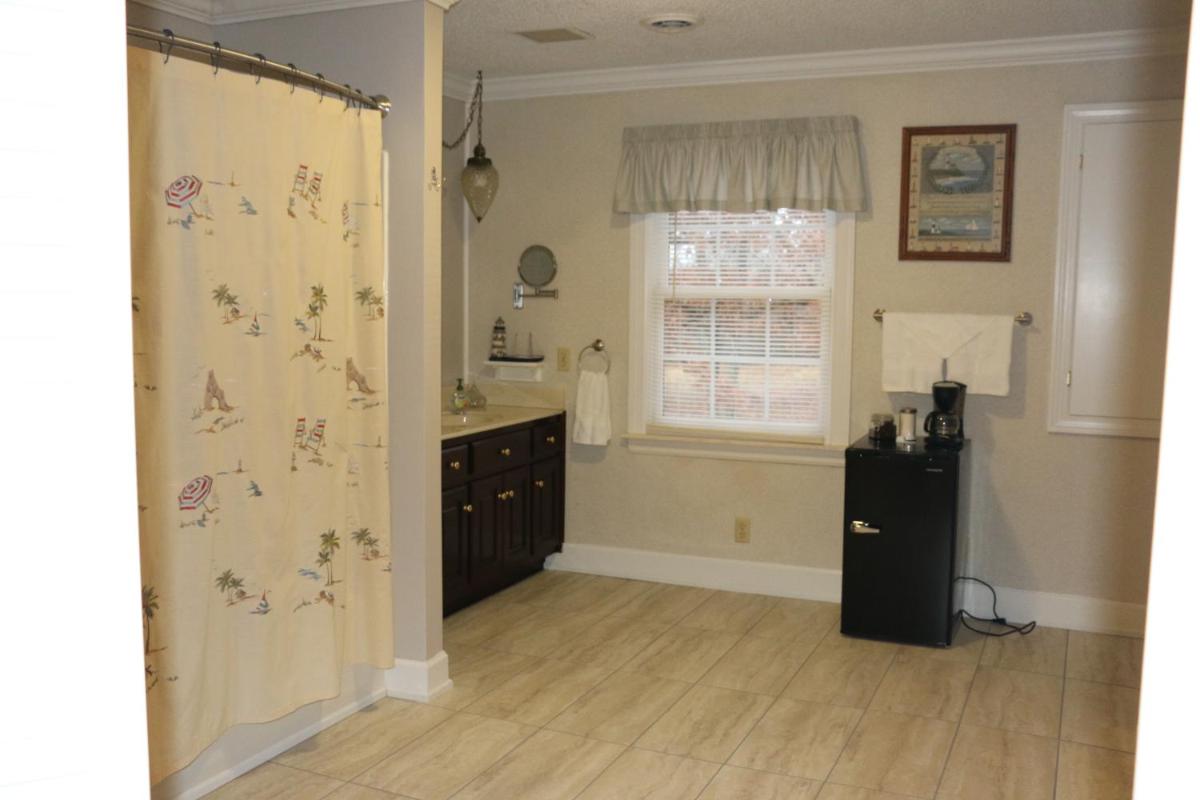 Cedar Grove Inn - Housity