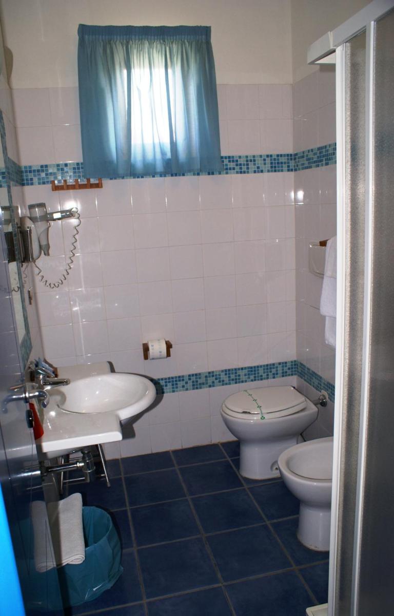 Hotel Cristina - Housity