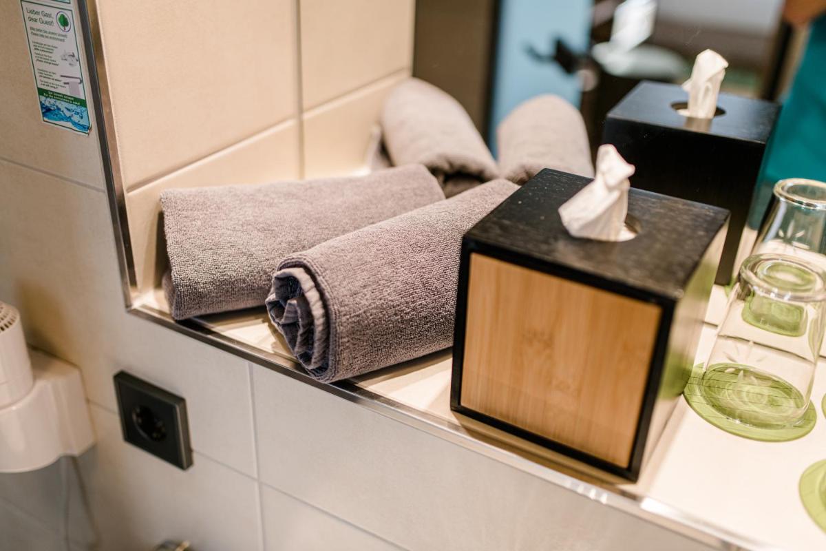 Weinhotel Freylich Zahn - Housity
