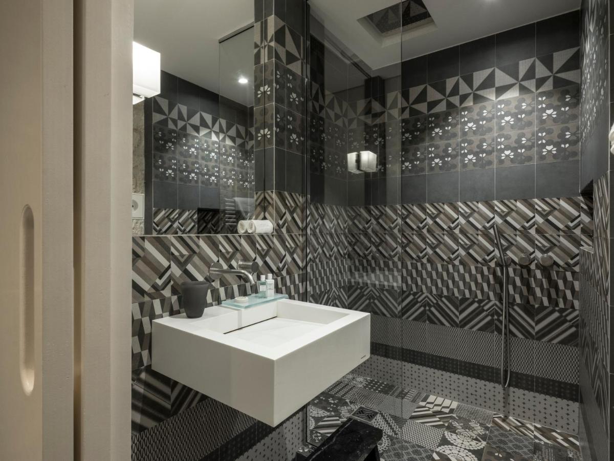 Salle de bains dans l'établissement Yndo Hôtel