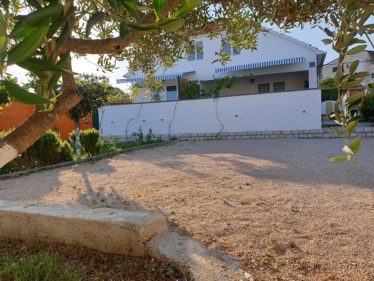 Apartments Paradiso Murter - Housity
