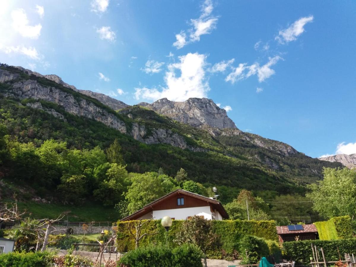 Mountain View Family Farm - Housity