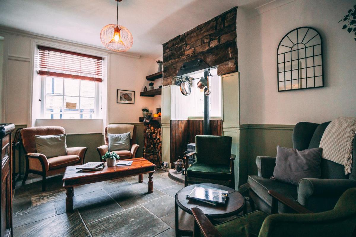 Weavers Guesthouse by Weavers of Haworth - Housity