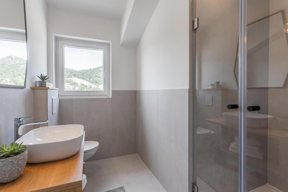 Hvar Top View Apartments - Housity
