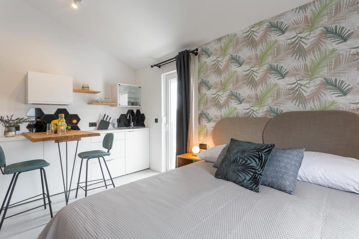 Hvar Top View Apartments - Housity