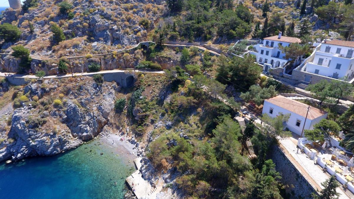 Douskos Beach House - Housity