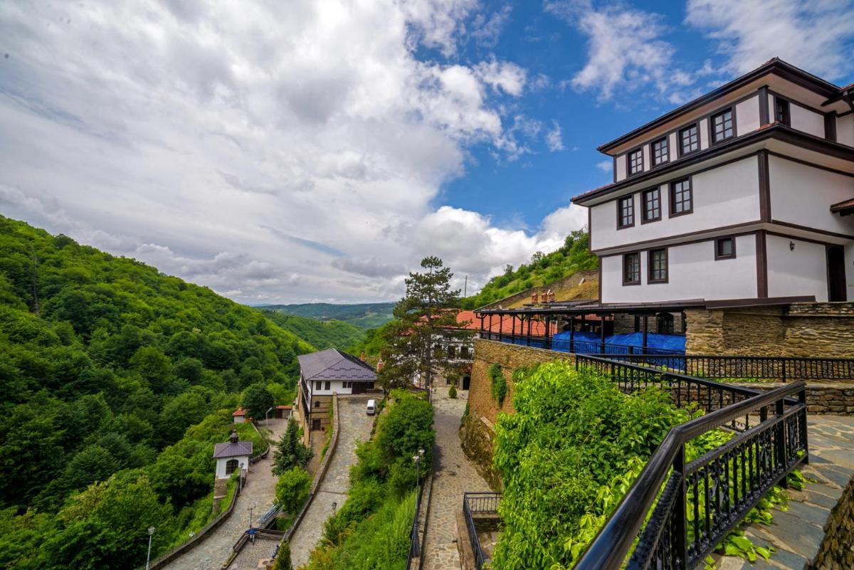 Hotel Manastir Sv. Joakim Osogovski - Housity