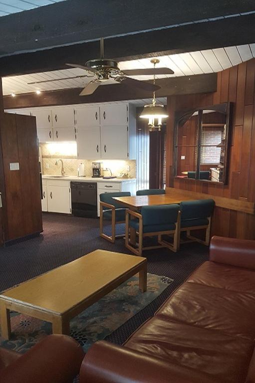 St Moritz Lodge and Condominiums - Housity