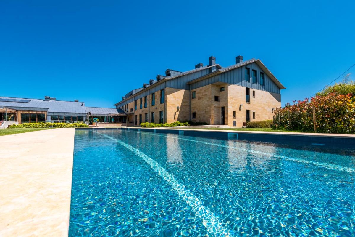 Piscina en o cerca de ARTIEM Asturias
