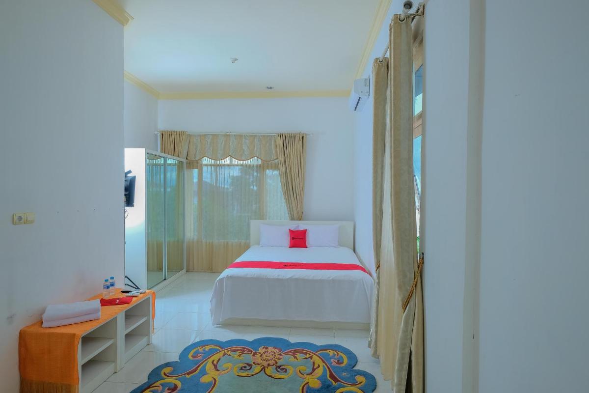 RedDoorz Syariah near Museum Lambung Mangkurat 2 - Housity