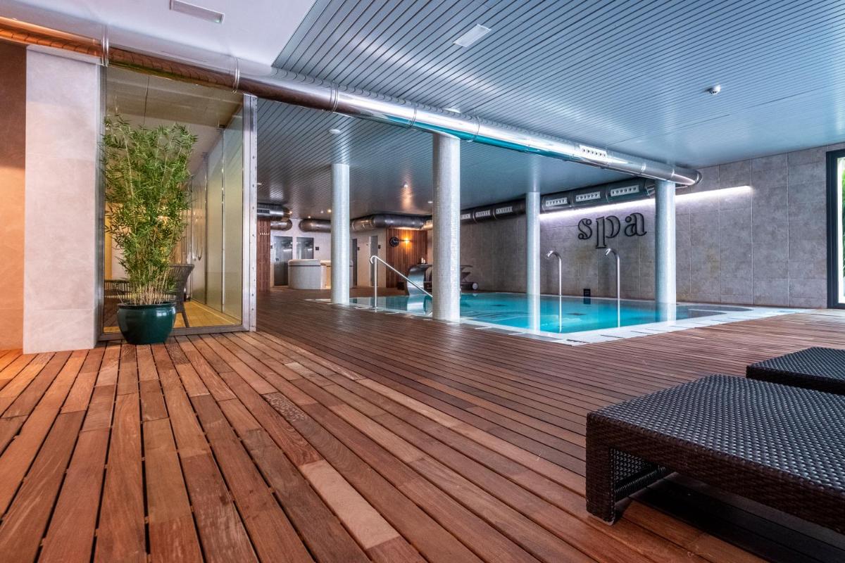 Piscina en o cerca de ARTIEM Asturias