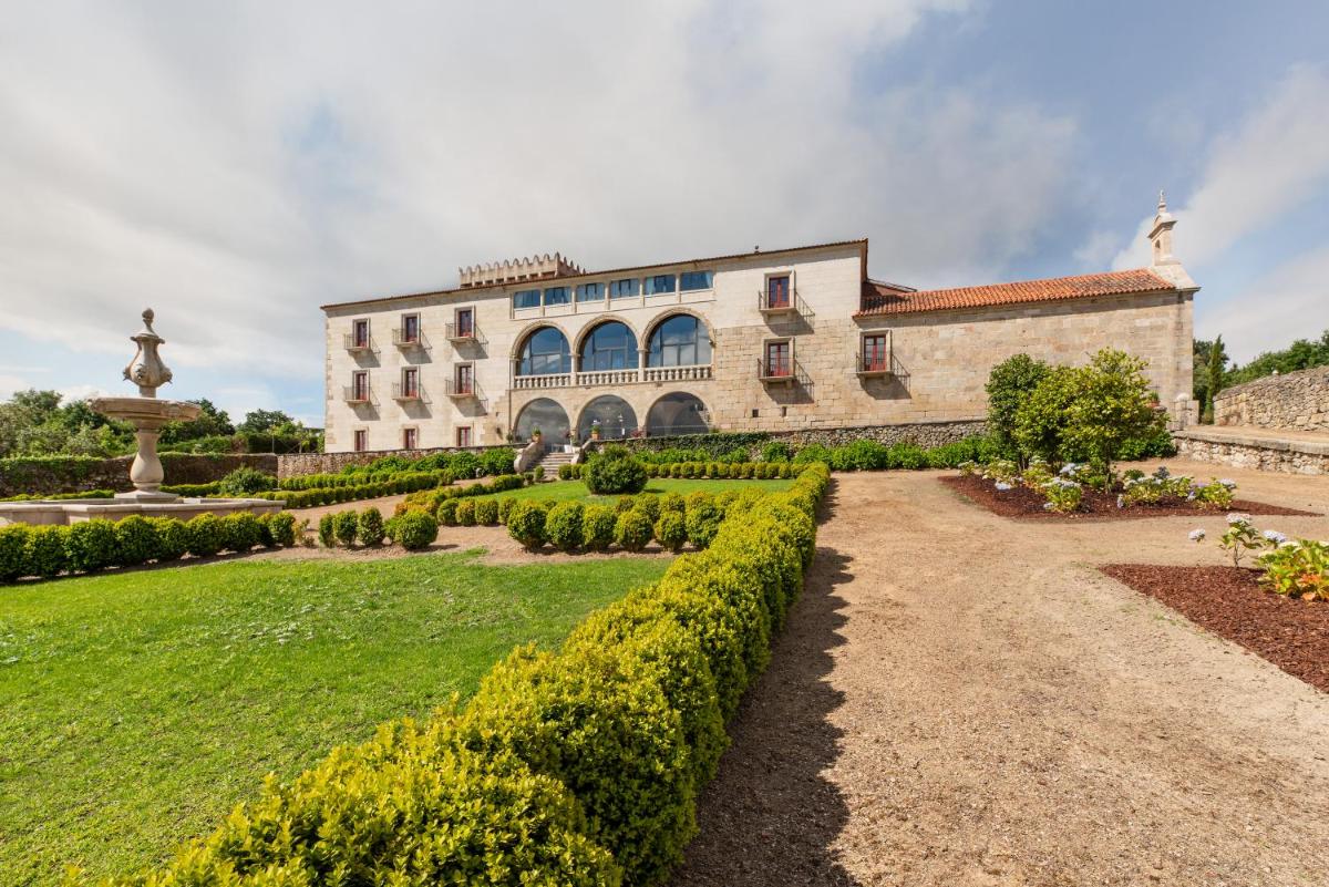 Jardín al aire libre en Áurea Palacio de Sober by Eurostars Hotel Company