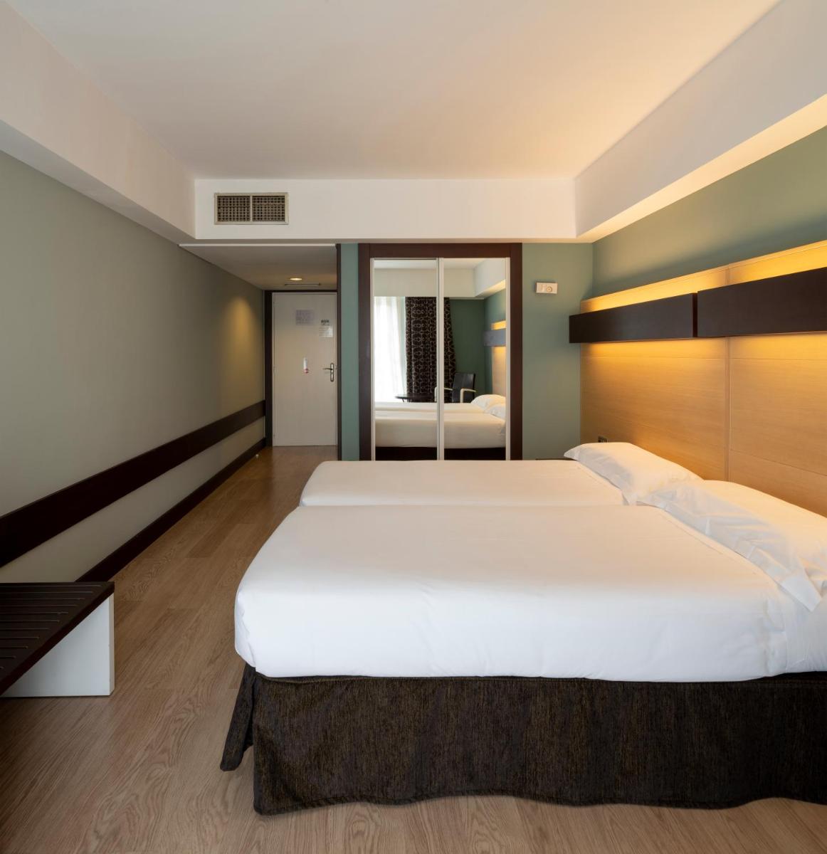 Hotel Ciudad de Logroño - Housity