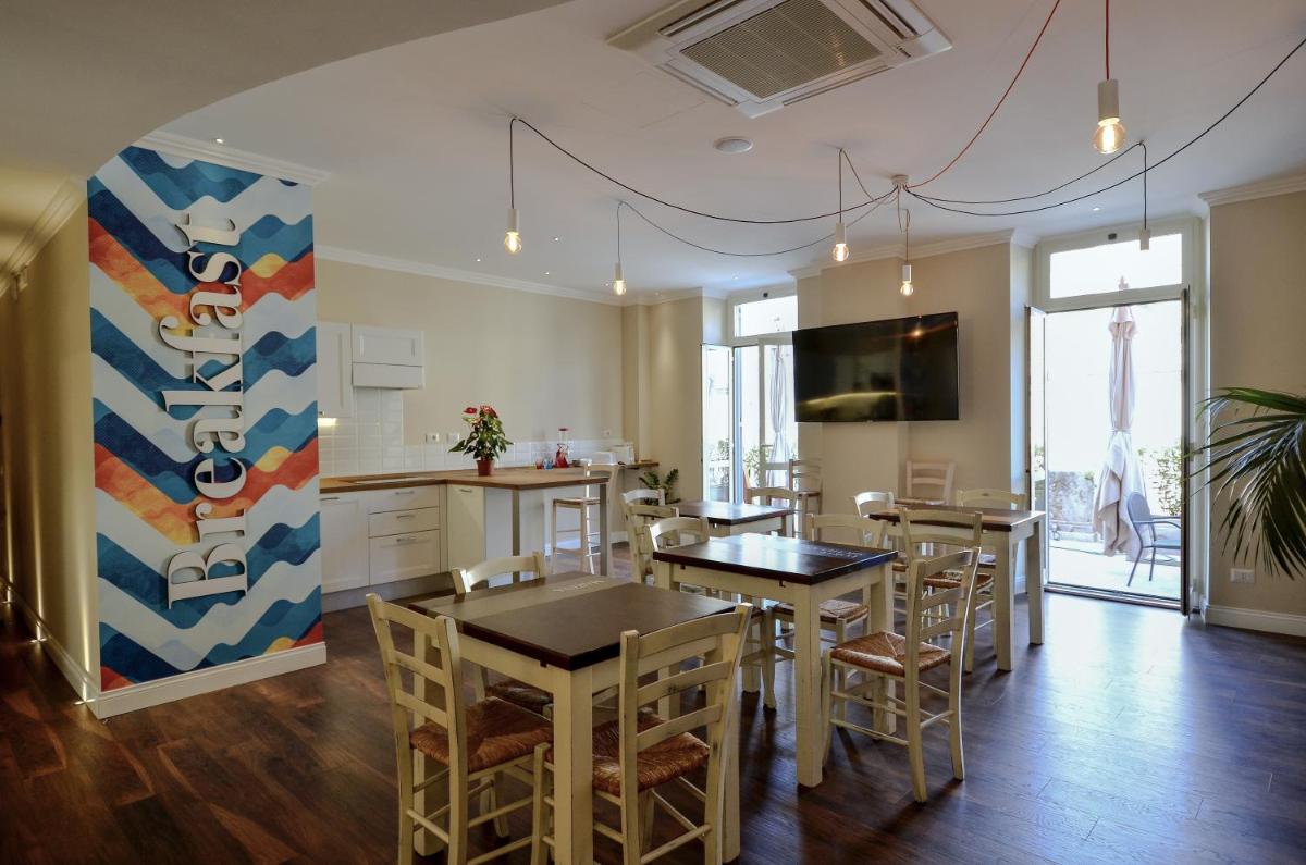 7 Bell's House - Housity