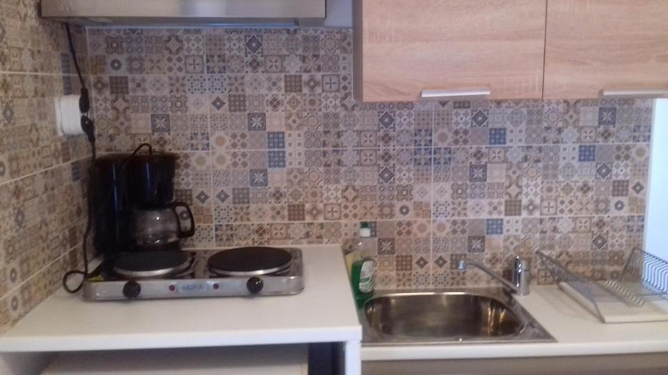 Smaragdi Studios and Rooms - Housity