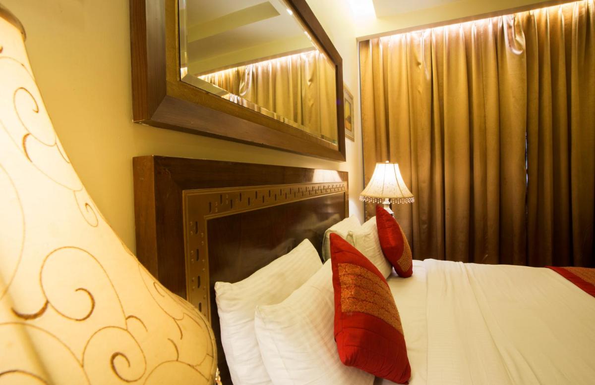 Suitetrails - Hotel Picasso Paschim Vihar Delhi - Couple Friendly Local IDs Accepted
