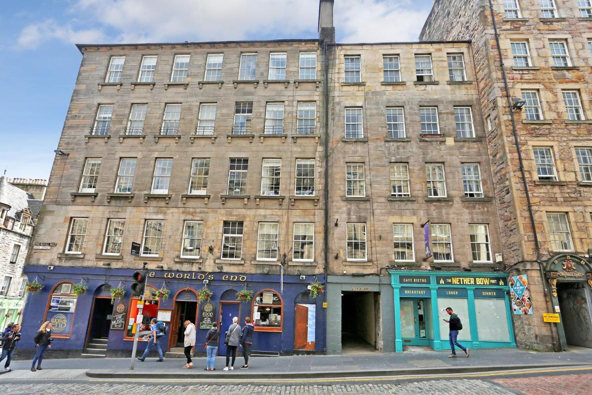 Worlds End - Historic 2 bed on the Royal Mile, sleeps 4 - Housity
