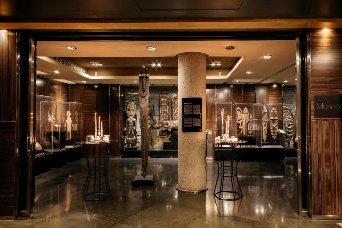 Un restaurante o sitio para comer en Hotel Urban, a Small Luxury Hotel of the World