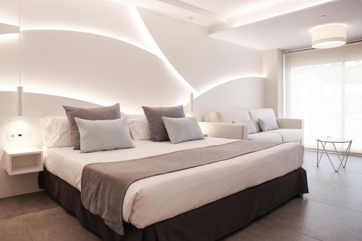 Cama o camas de una habitación en KAKTUS Hotel Kaktus Playa - Adults Recommended