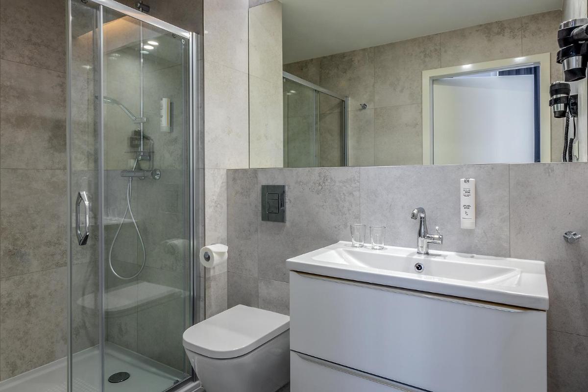 Korona Hotel Wroclaw Market Square - Housity