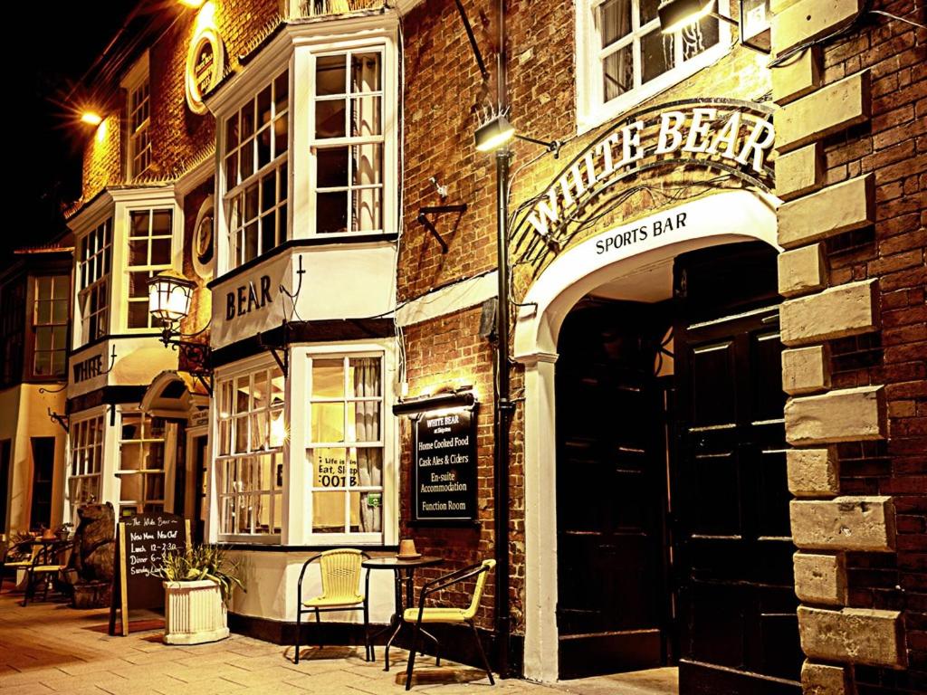The White Bear - Housity