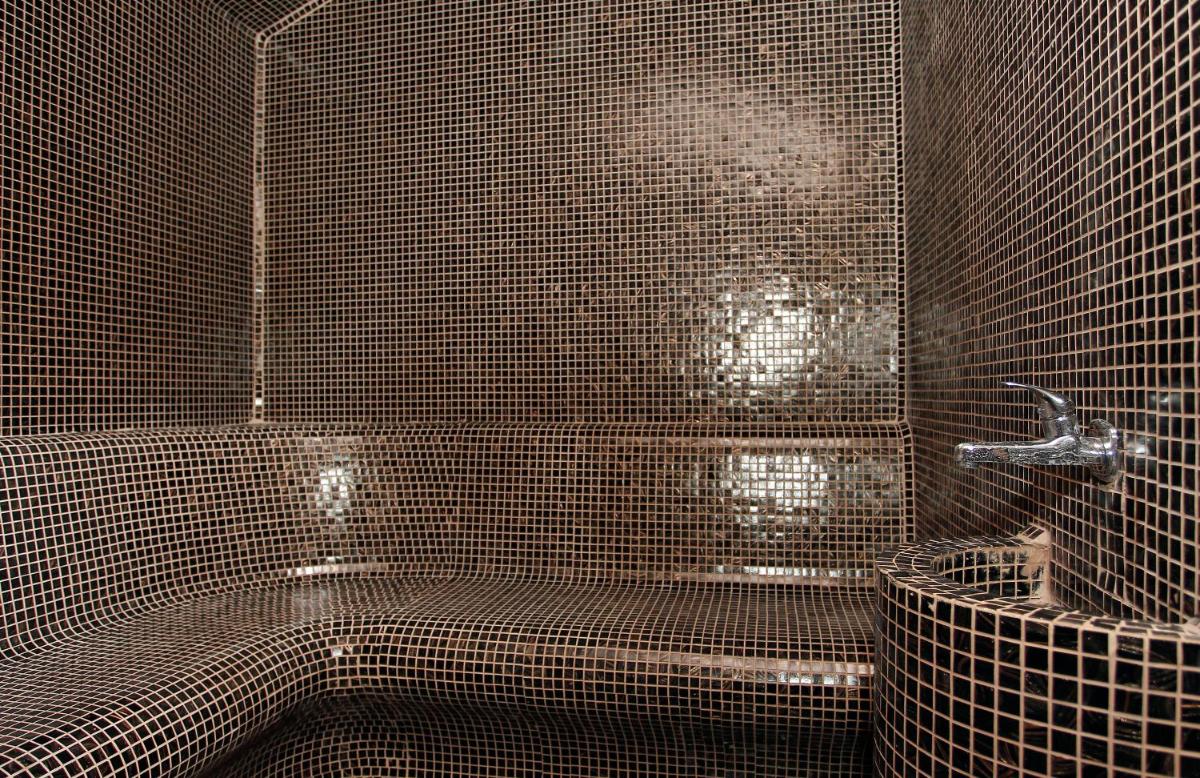 Ambasador Hotel - Housity