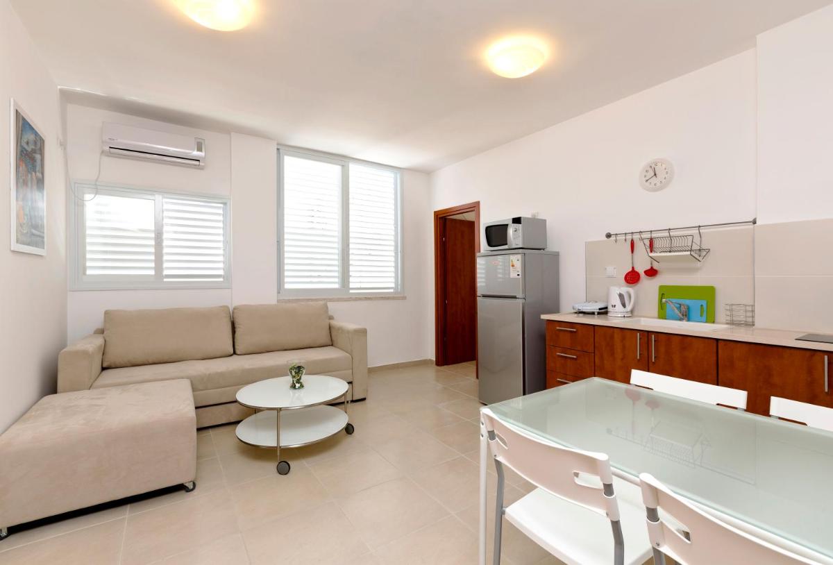 Home4Trip Bat Yam - Housity