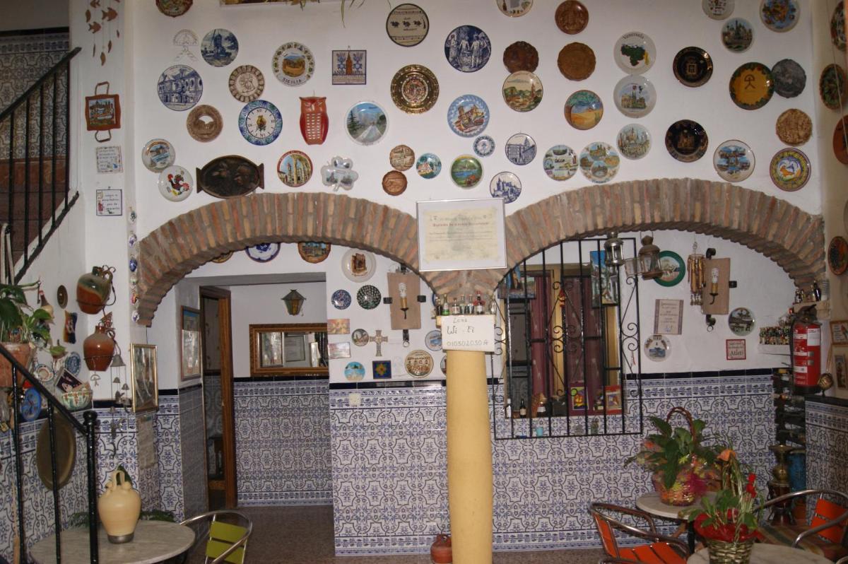 Hostal Alcázar - Housity