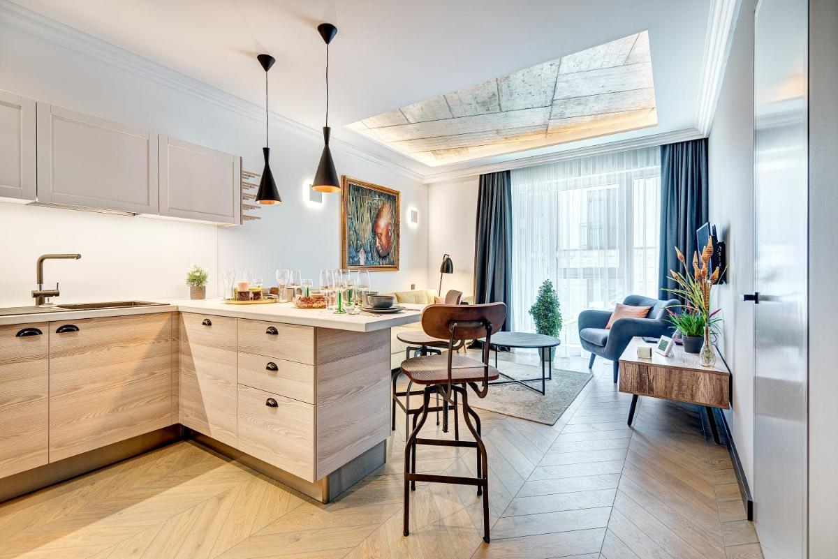 Suitetrails - HaPPy Inn Presidential, Self check-in, Parking in the underground garage