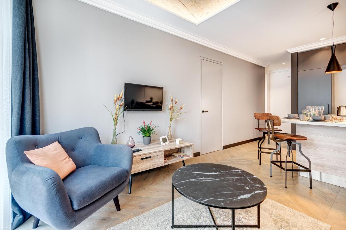 Suitetrails - HaPPy Inn Presidential, Self check-in, Parking in the underground garage