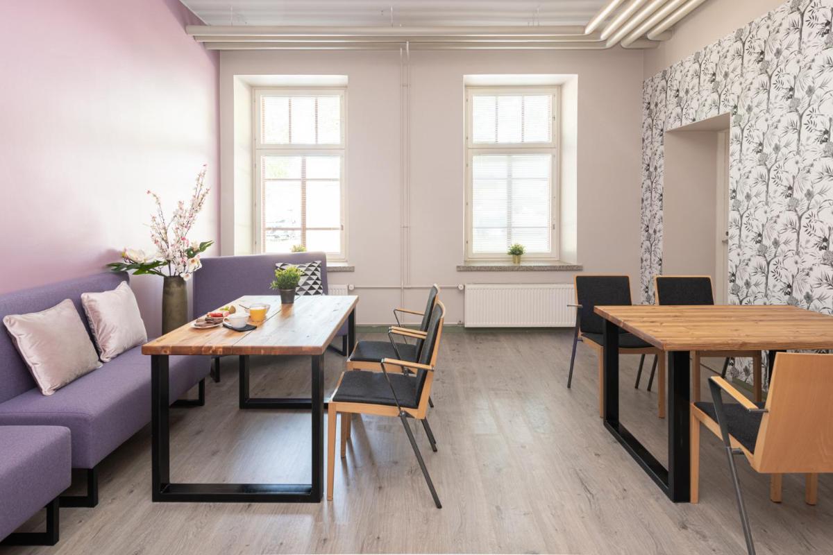 Hotelli Rakuuna - Housity