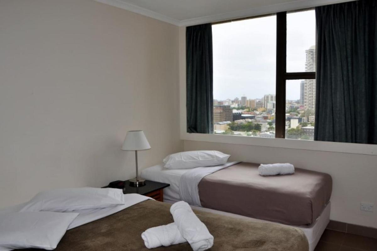 Accommodation Sydney City Centre - Hyde Park Plaza 3 bedroom 1 bathroom Apartment - Housity