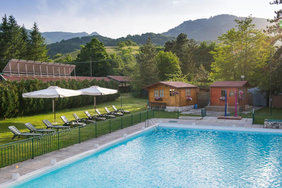 Hotel Iris - Housity